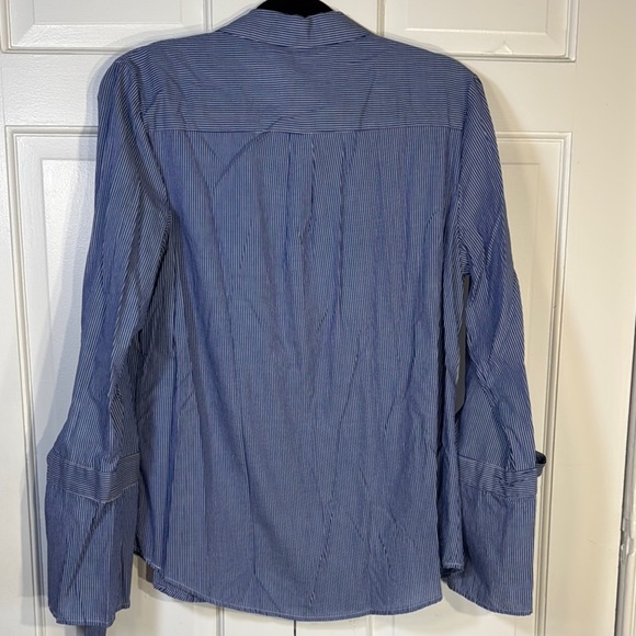 EUC Tacera Blue and White Striped 100% Cotton Button Down Blouse w/Fancy Cuffs - Picture 5 of 8